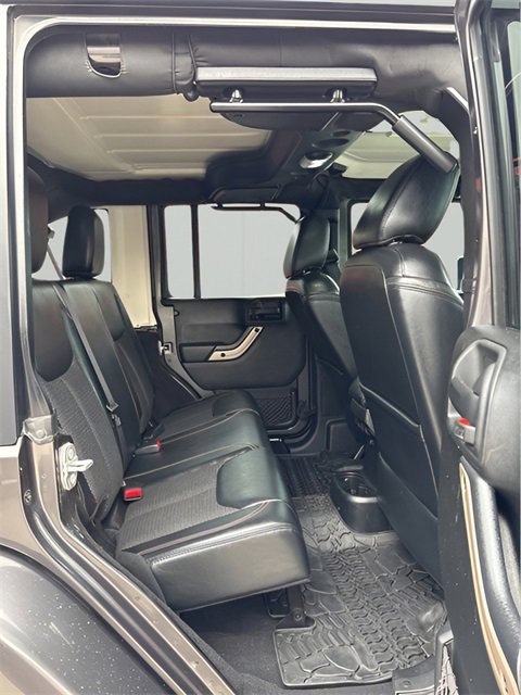 Used 2017 Jeep Wrangler Unlimited Sahara image 16
