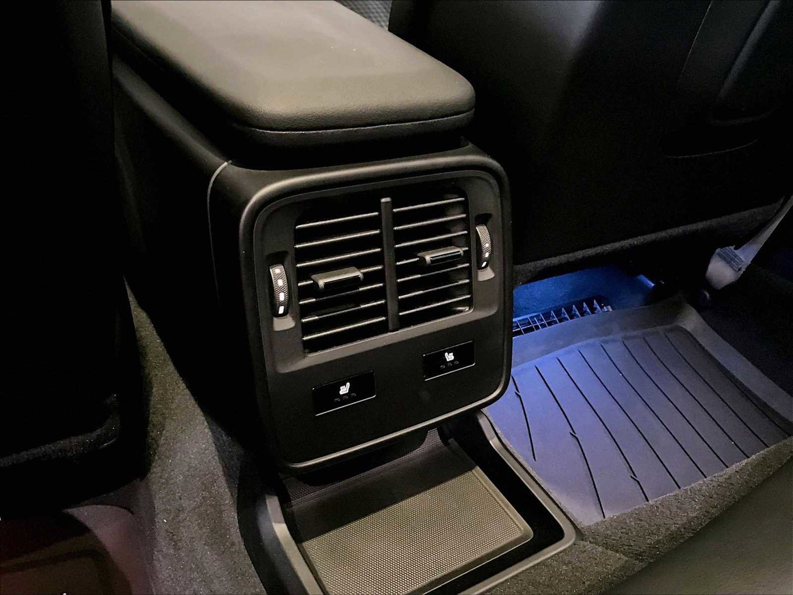 Used 2025 Porsche Taycan 4S image 28