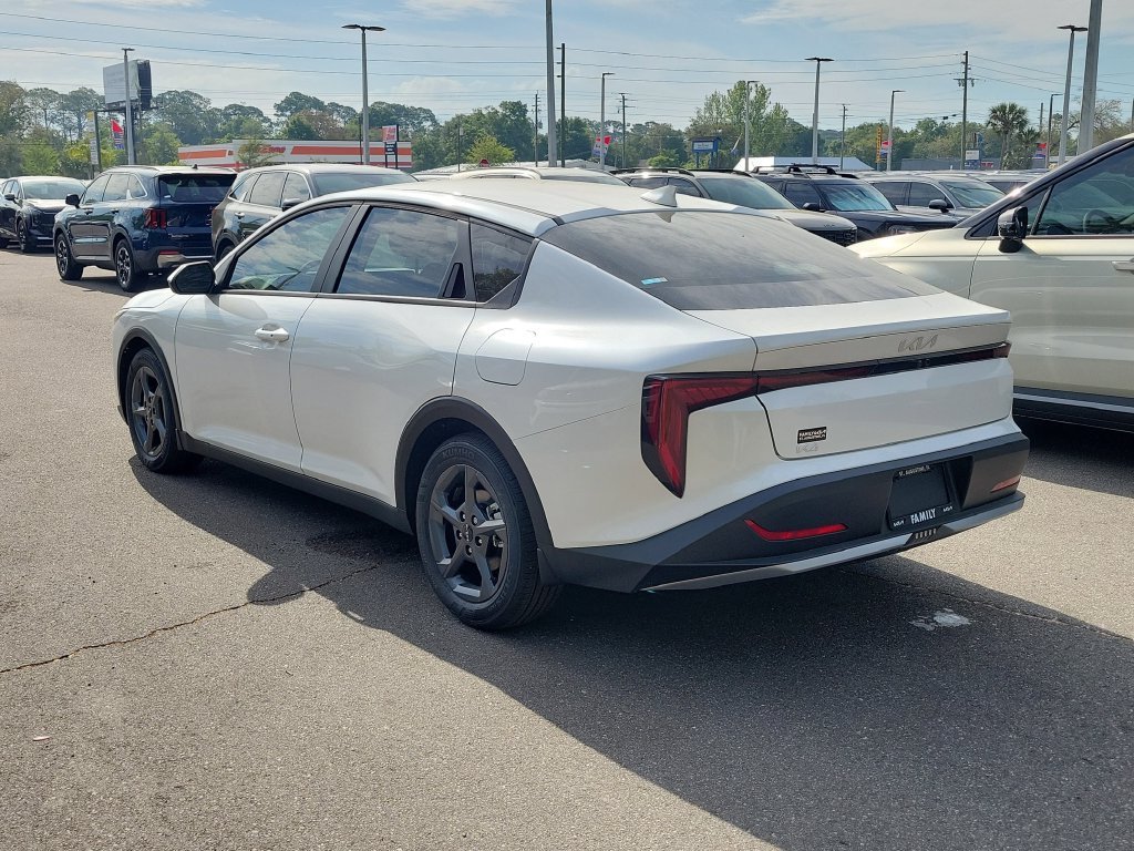New 2026 Kia K4 FWD image 4