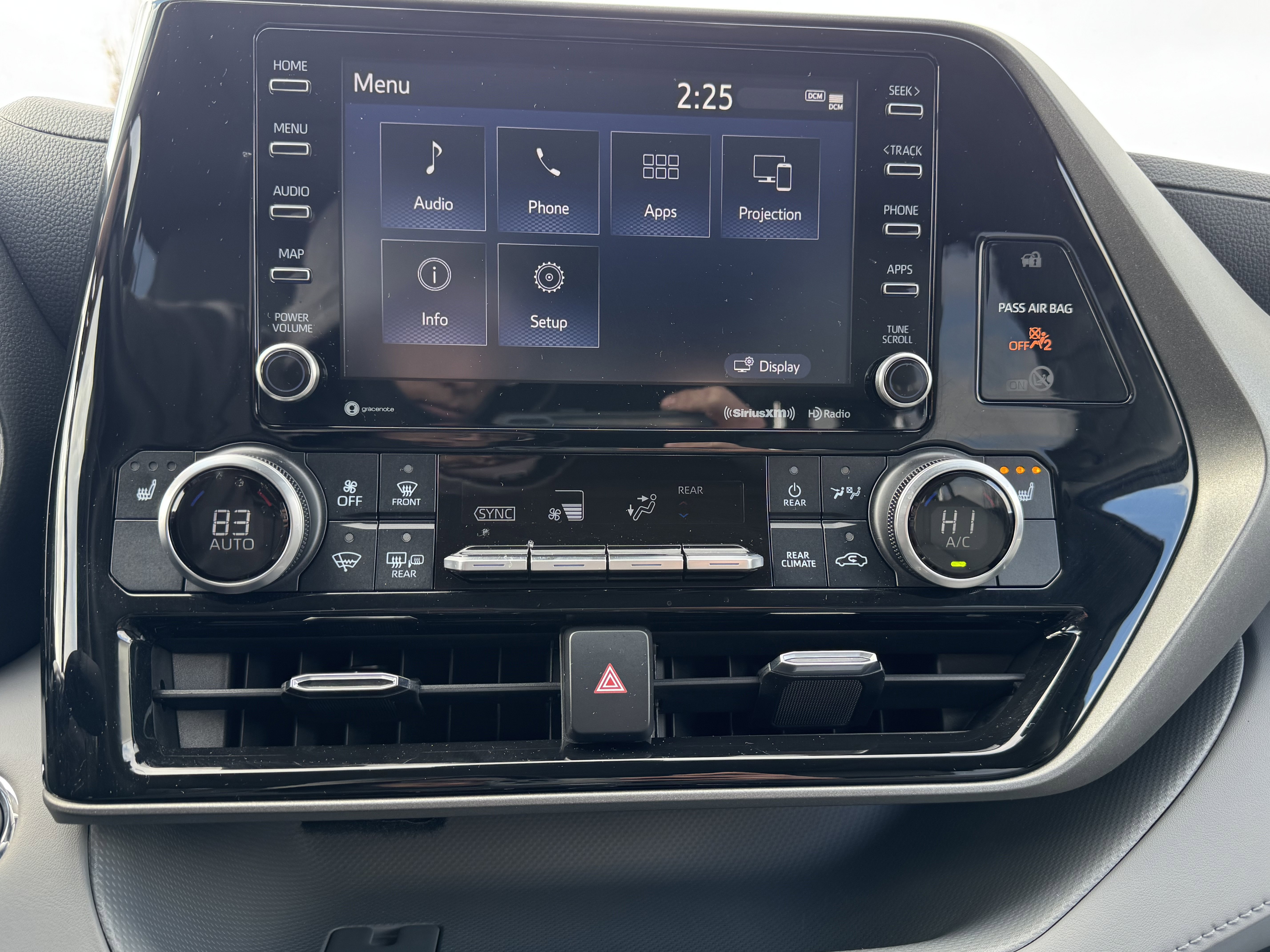 Used 2022 Toyota Highlander XLE image 32