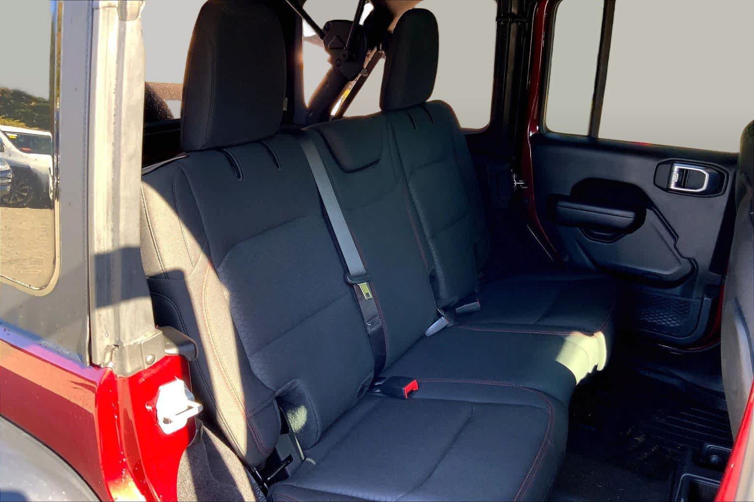 Used 2021 Jeep Wrangler Unlimited Rubicon AWD/4WD image 20