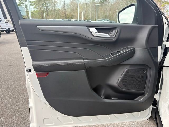 New 2026 Ford Escape SE FWD image 9