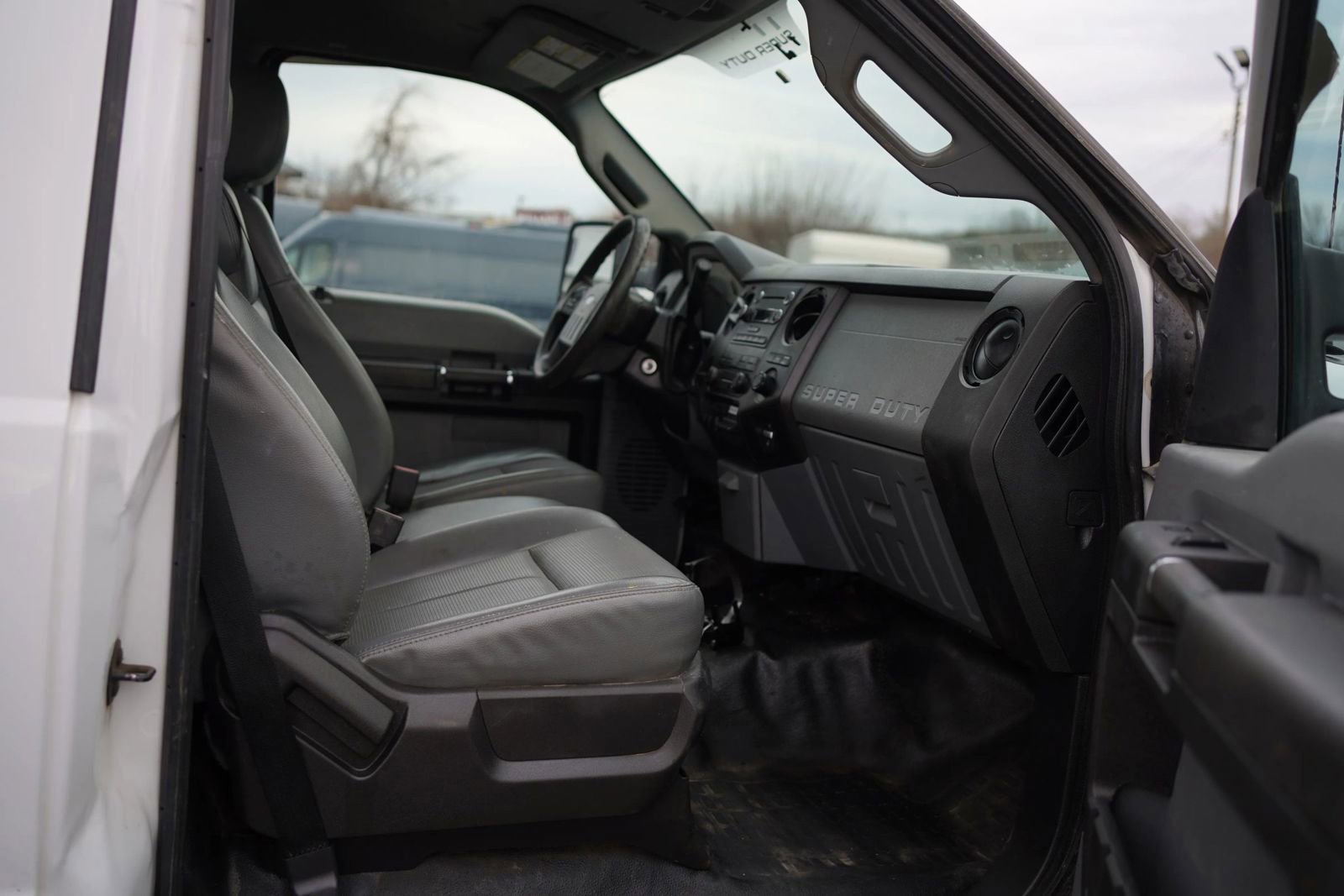 Used 2020 Ford F550 4x4 Regular Cab Super Duty w/ Power Equipment Group image 2