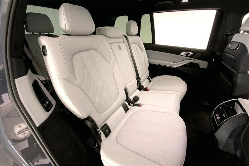 Certified 2026 BMW X7 xDrive40i image 15