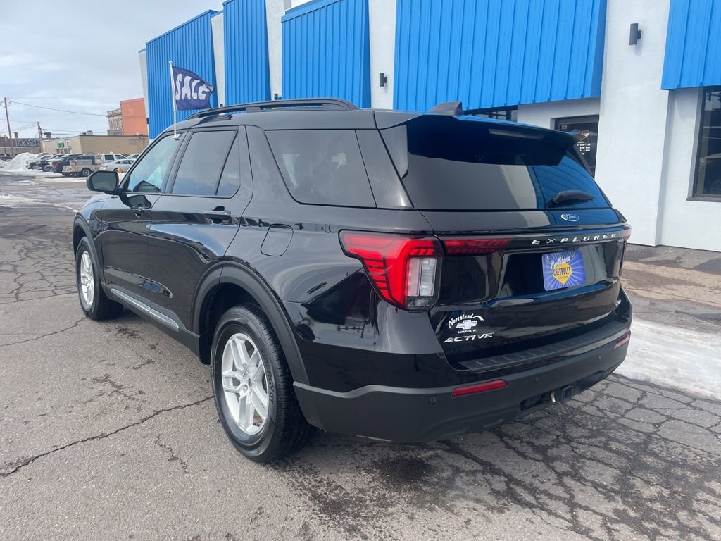 Used 2025 Ford Explorer Active image 7