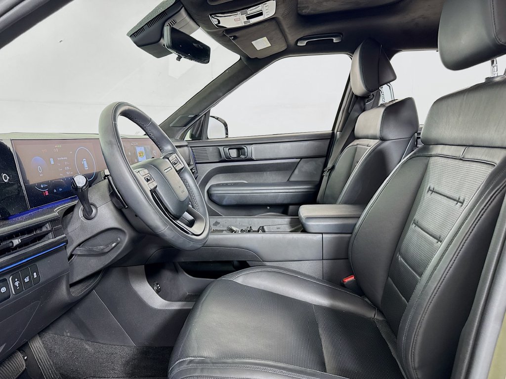 Used 2024 Hyundai Santa Fe Calligraphy AWD/4WD image 11