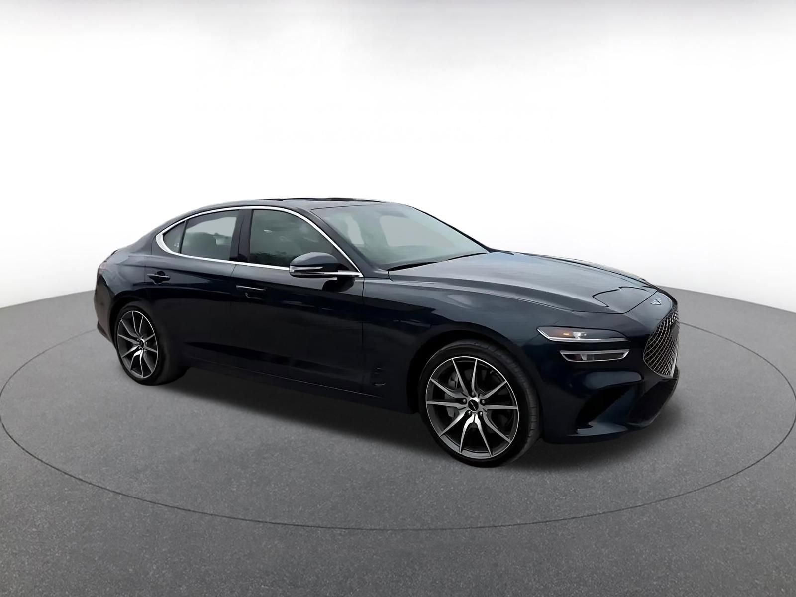 Used 2025 Genesis G70 2.5T AWD/4WD image 2