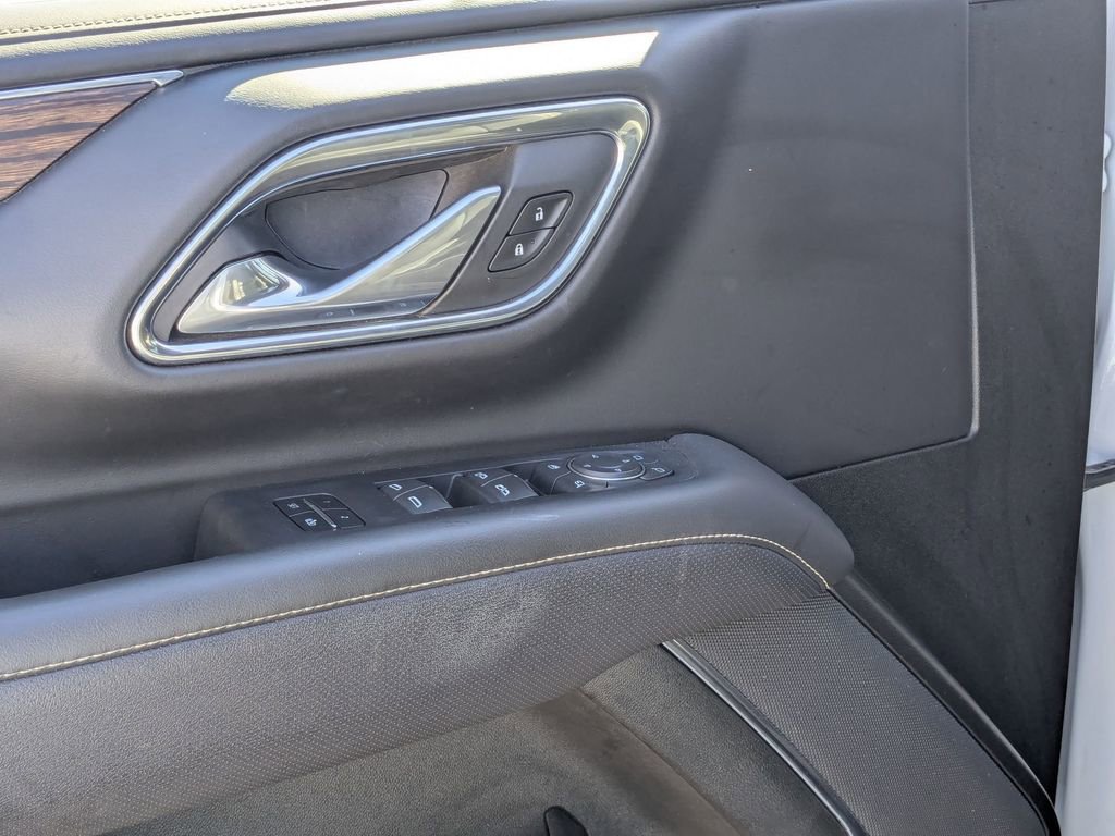 Used 2023 Chevrolet Suburban Premier image 13
