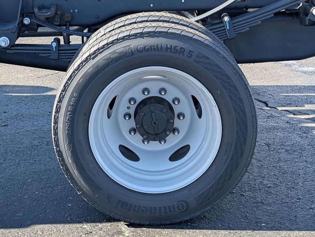 New 2026 Ford F550 4x4 Regular Cab Super Duty image 16