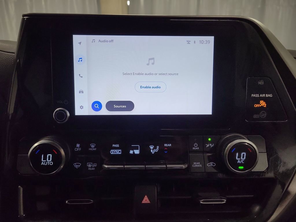 Used 2023 Toyota Highlander LE image 18