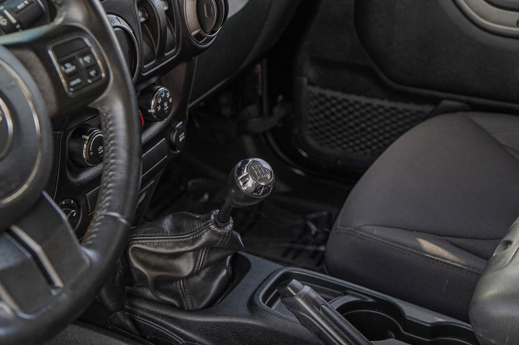 Used 2018 Jeep Wrangler Sport image 15