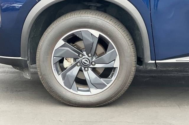 Used 2024 Nissan Rogue SV image 36