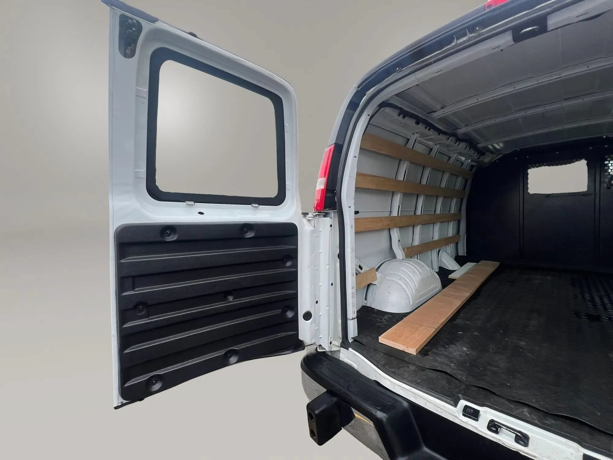 Used 2021 Chevrolet Express 2500 w/ Driver Convenience Package RWD image 10