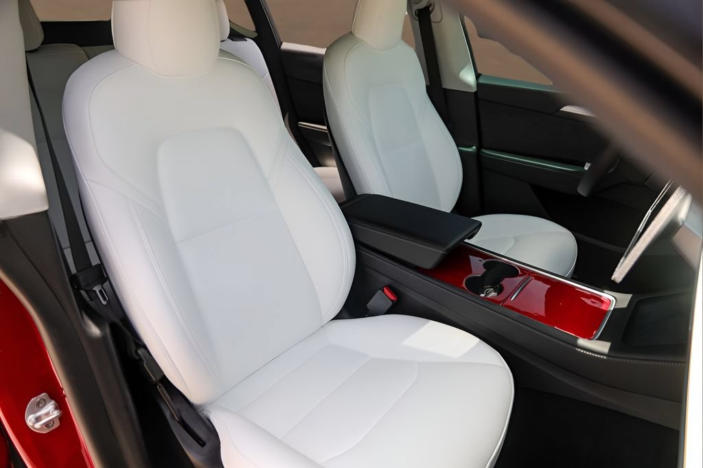 Used 2023 Tesla Model Y Long Range AWD/4WD image 27