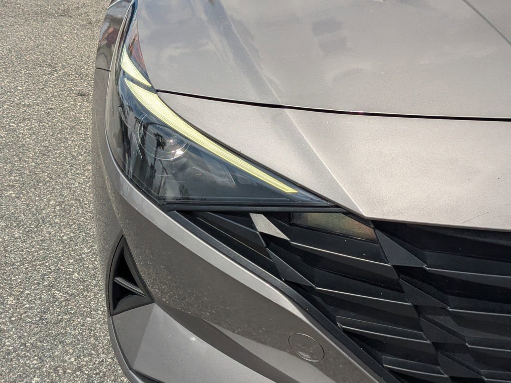 Used 2021 Hyundai Elantra SEL w/ Convenience Package image 9