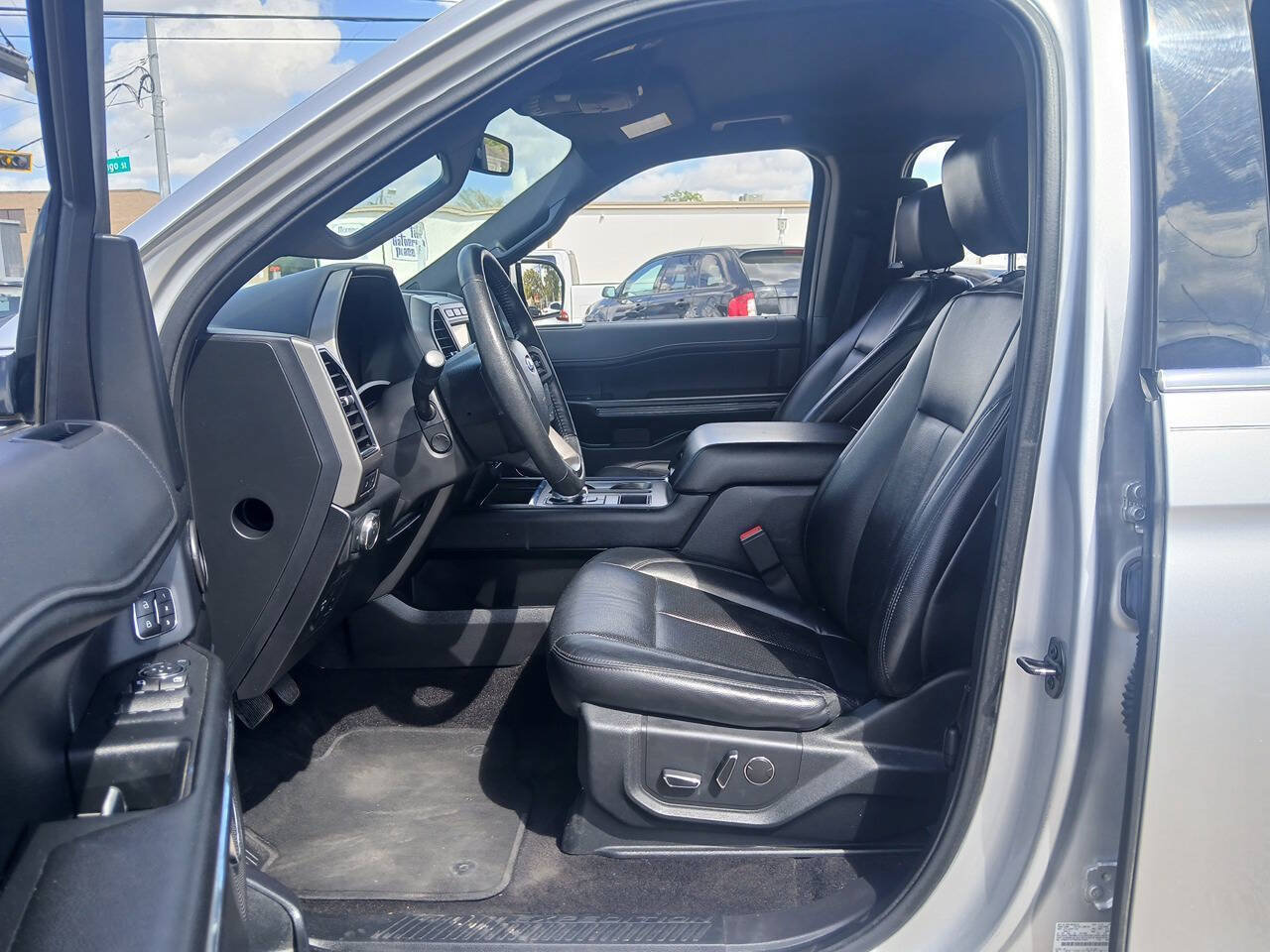Used 2019 Ford Expedition Max XLT w/ Equipment Group 202A RWD image 5