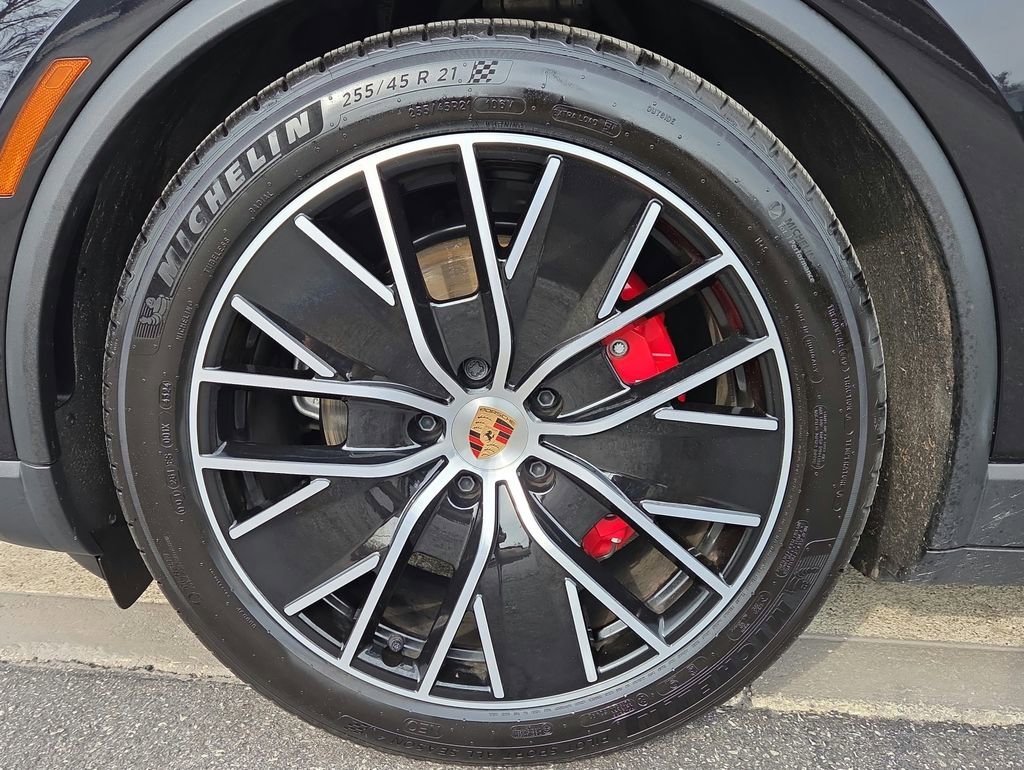 Certified 2025 Porsche Macan 4S Electric image 24