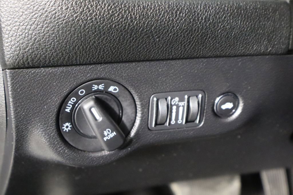 Used 2022 Dodge Challenger GT w/ Driver Convenience Group RWD image 19