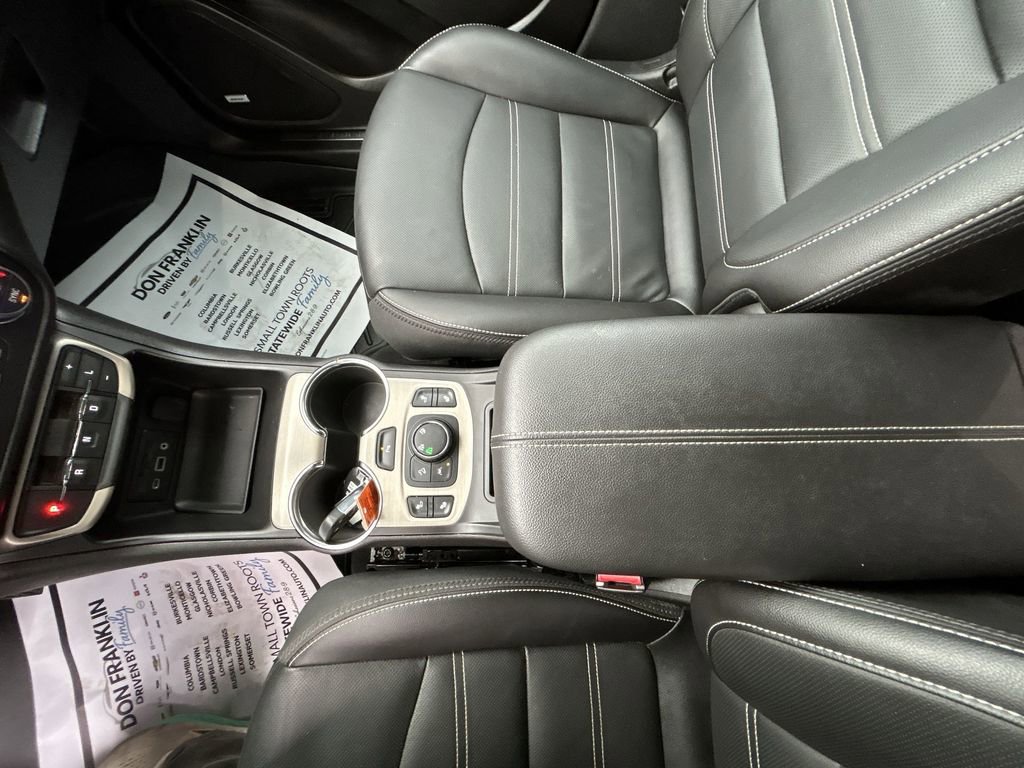 Used 2024 GMC Terrain Denali image 27