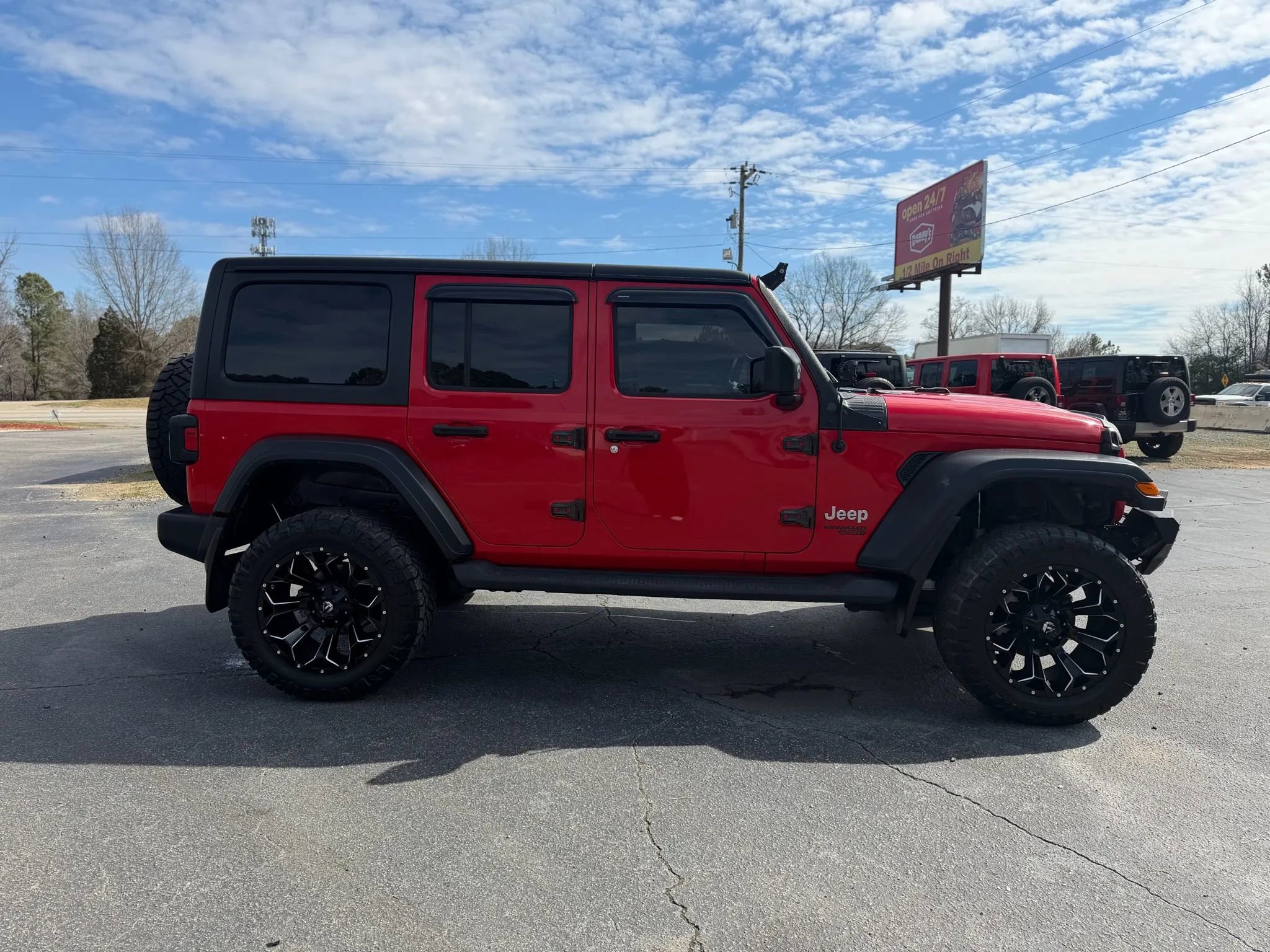 Used 2018 Jeep Wrangler Unlimited Sport S image 9