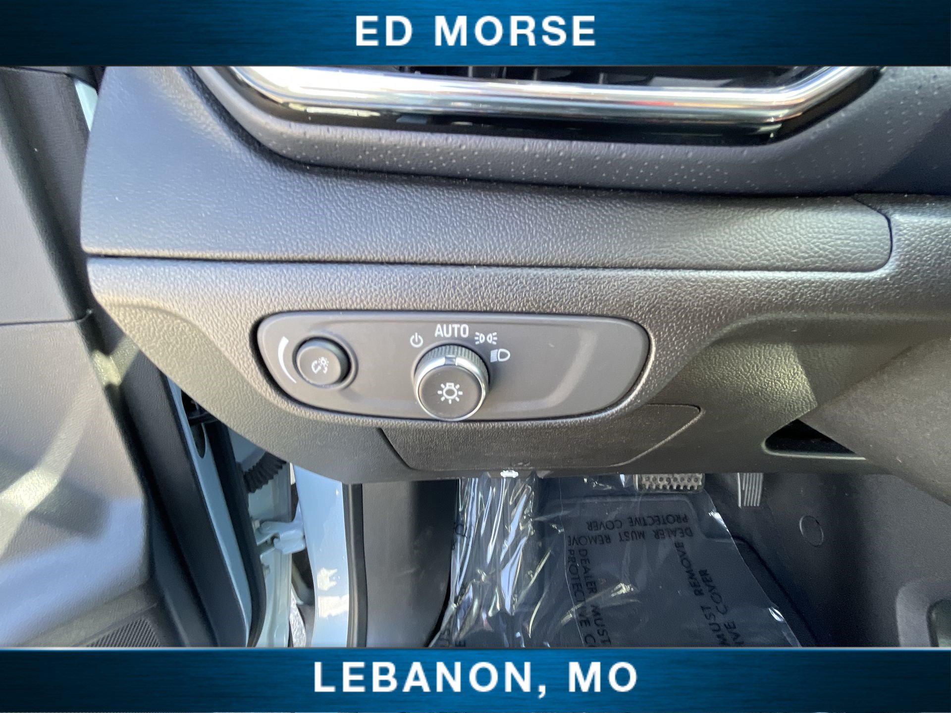 Certified 2023 Chevrolet Bolt EUV Premier w/ Sun & Sound Package FWD image 17