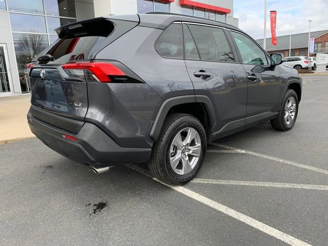 Used 2025 Toyota RAV4 XLE AWD/4WD image 3