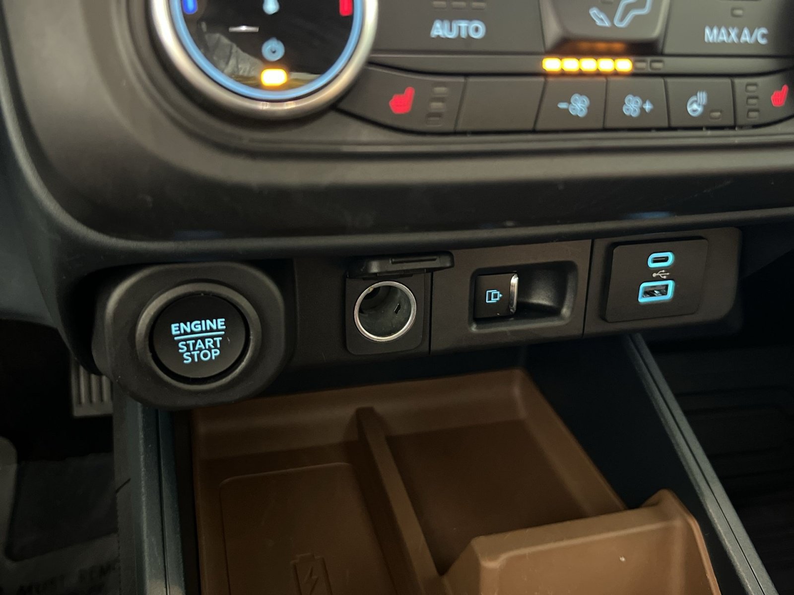 Used 2024 Ford Maverick Lariat FWD image 32