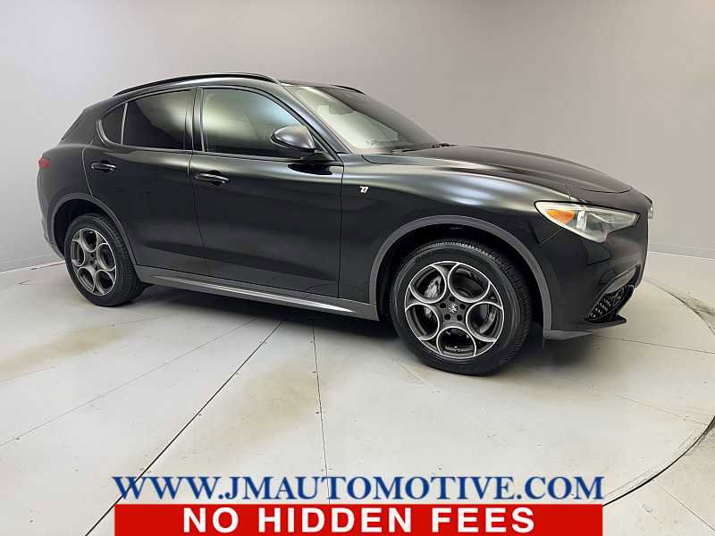 Used 2022 Alfa Romeo Stelvio Ti w/ Active Assist Plus Package image 7