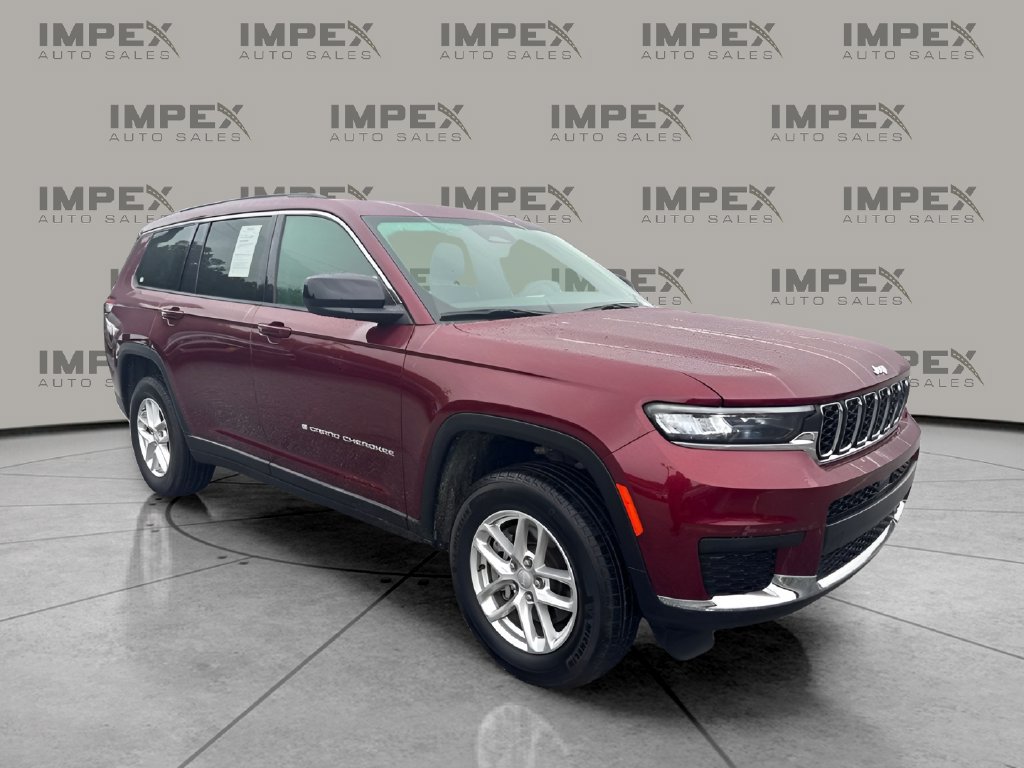 Used 2025 Jeep Grand Cherokee L Laredo w/ Trailer Tow Package RWD image 4