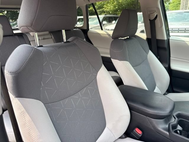 Used 2019 Toyota RAV4 XLE w/ Carpet Mat Package AWD/4WD image 29