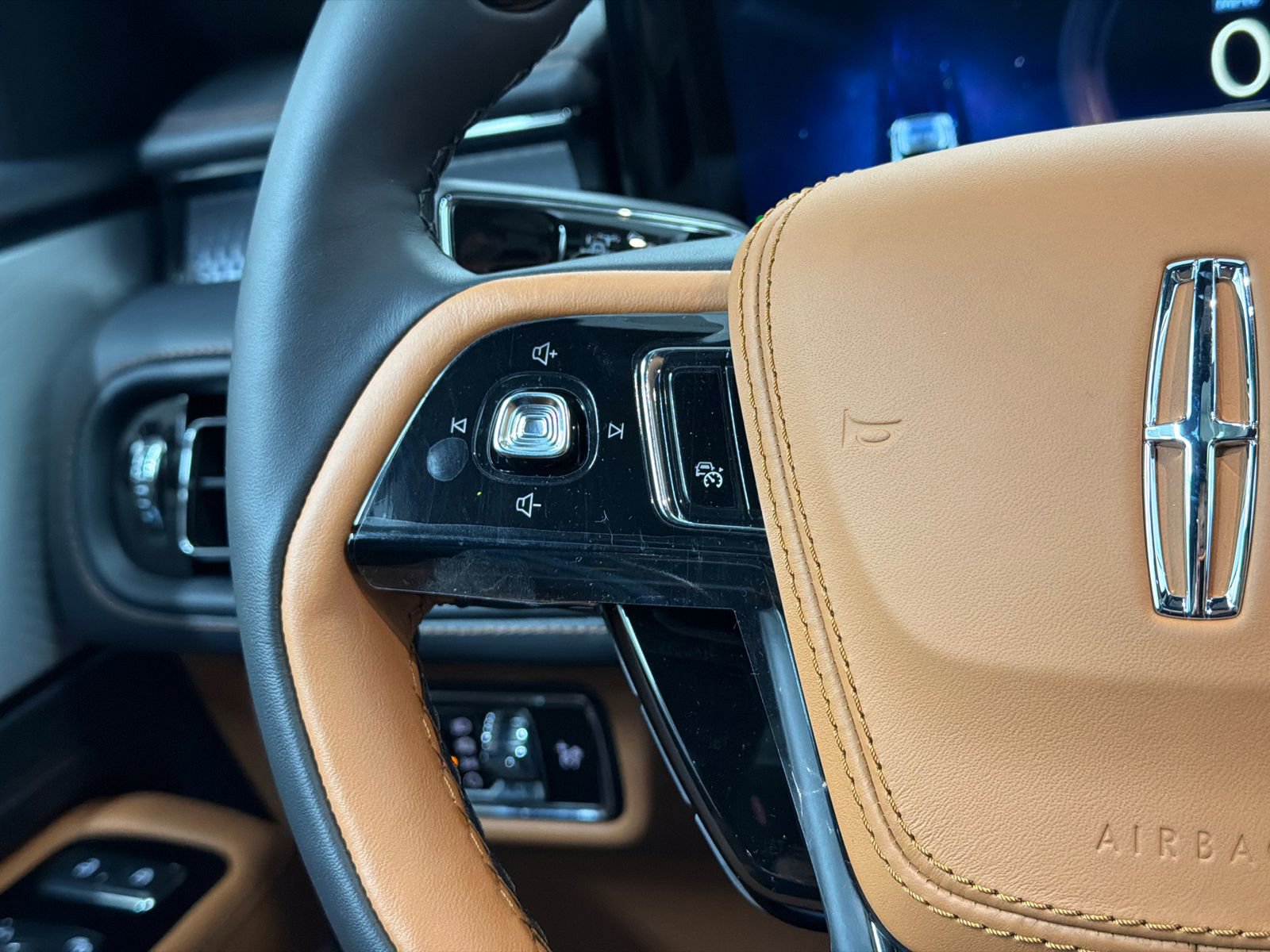 New 2026 Lincoln Aviator Black Label w/ Black Label Special Edition image 27