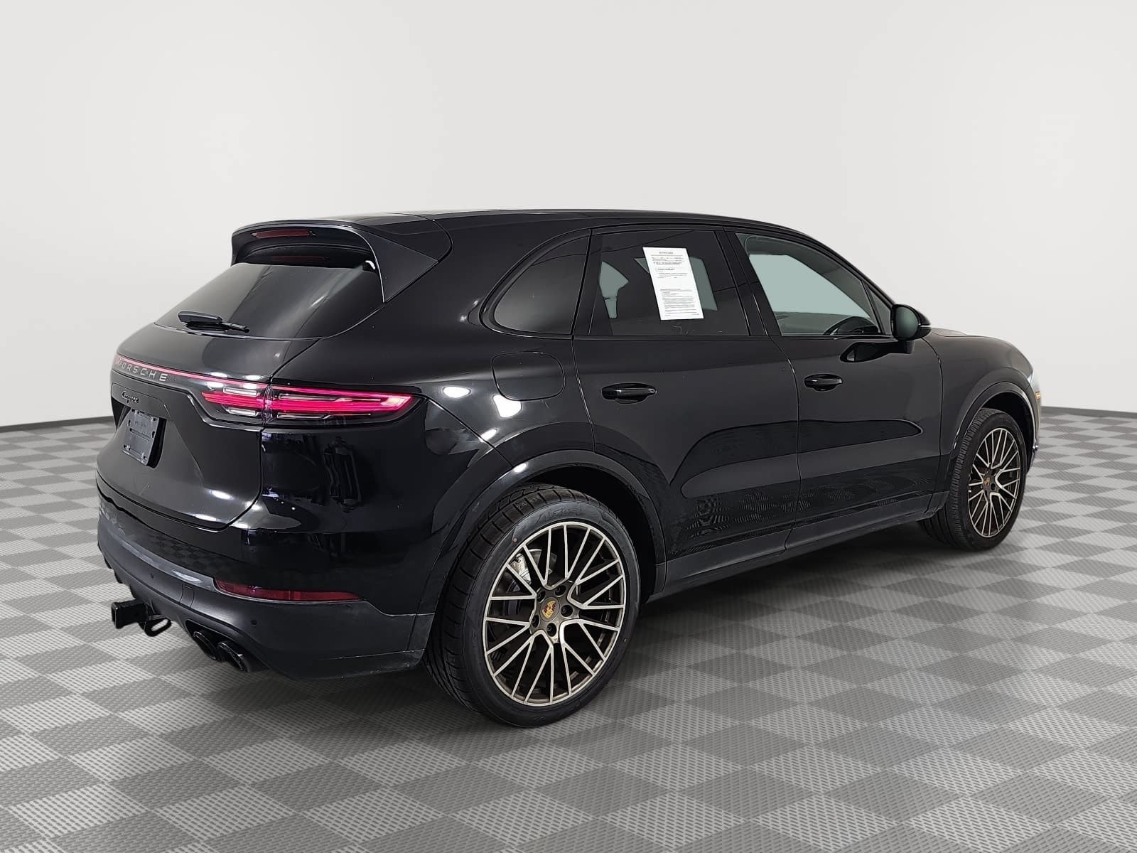 Used 2023 Porsche Cayenne Platinum Edition AWD/4WD image 8