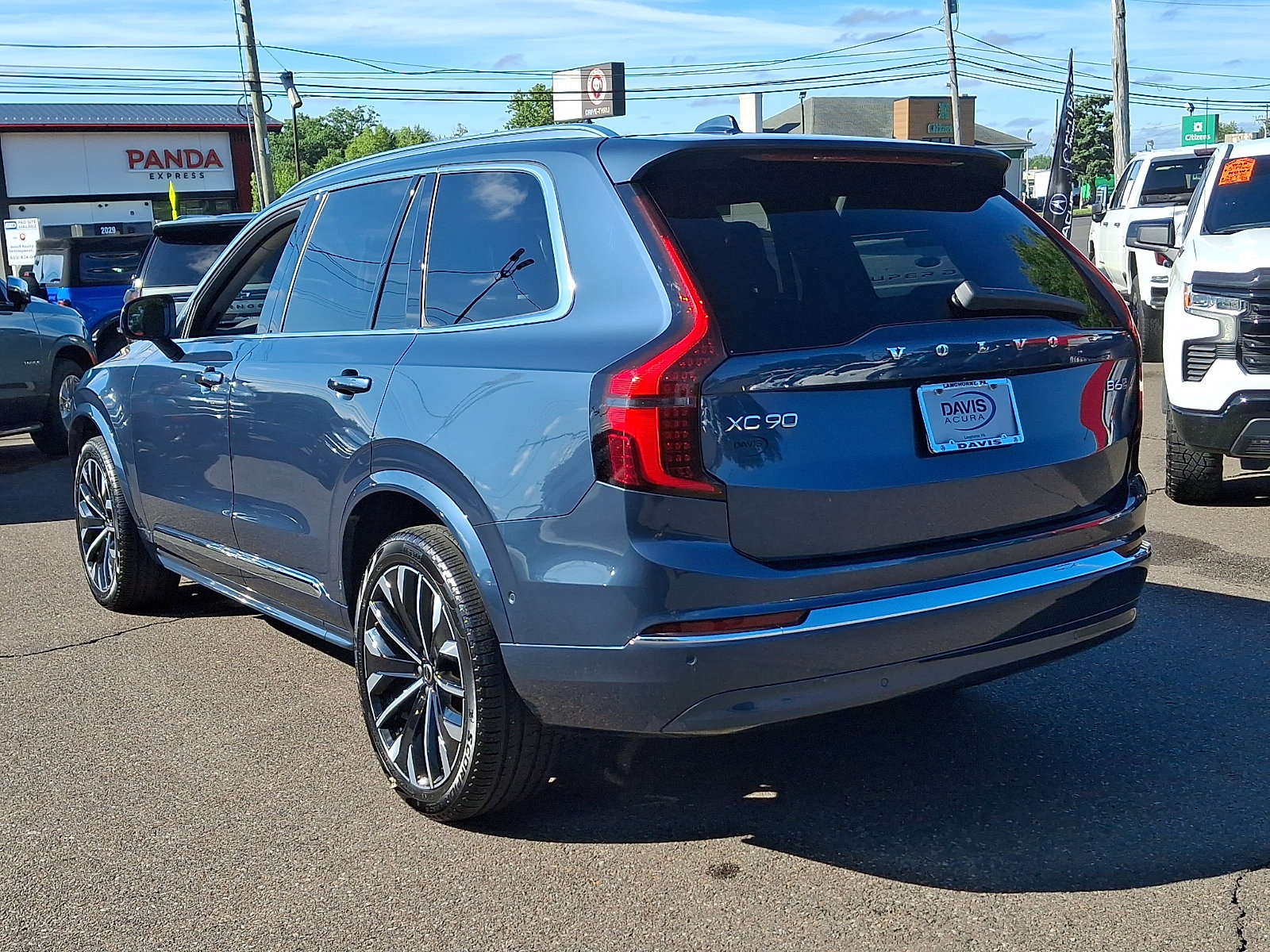 Used 2025 Volvo XC90 B6 Plus AWD/4WD image 6