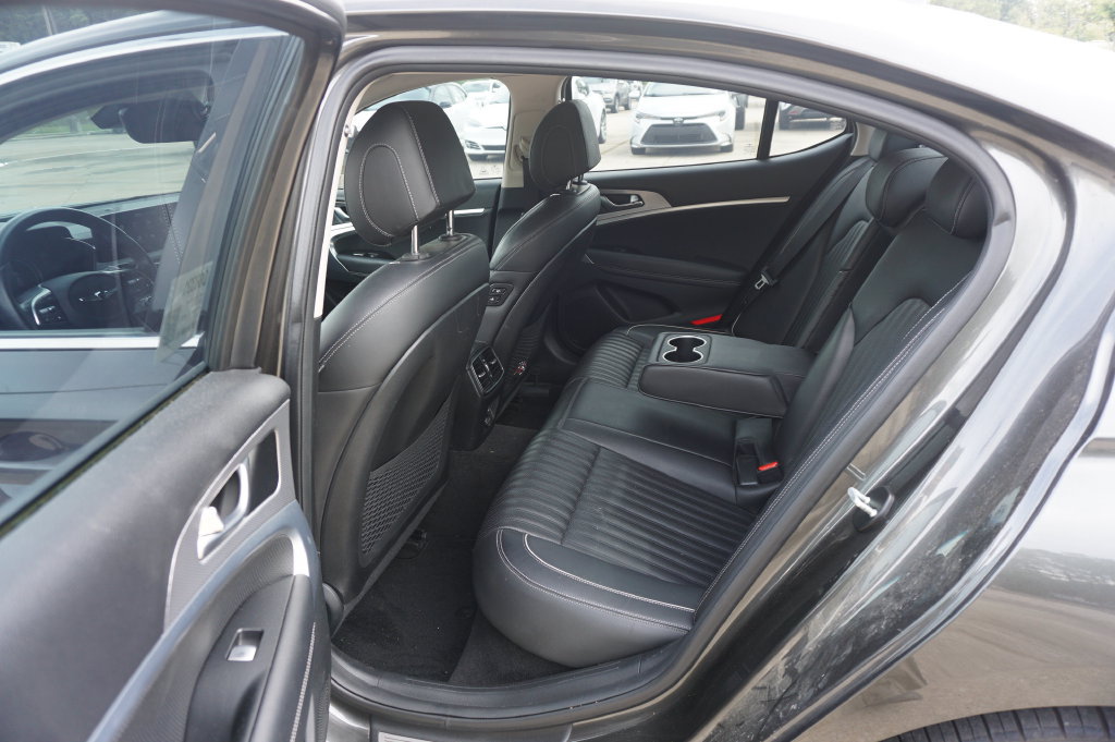 Used 2022 Genesis G70 3.3T RWD image 14