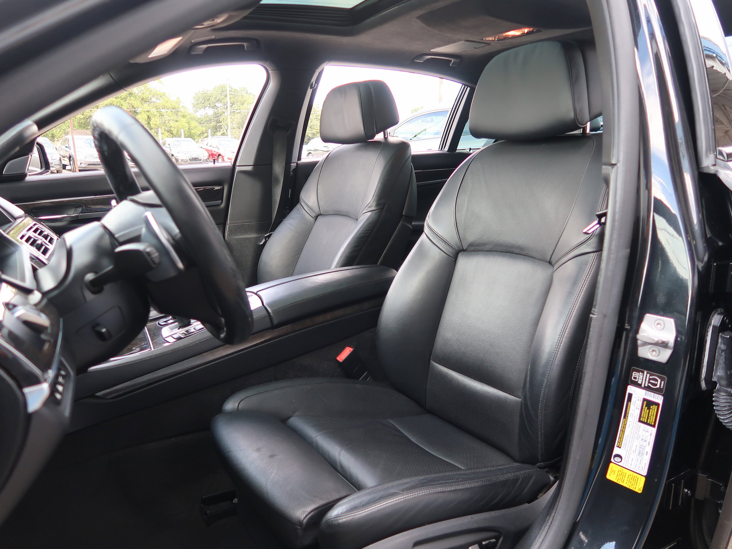 Used 2015 BMW 750Li image 12