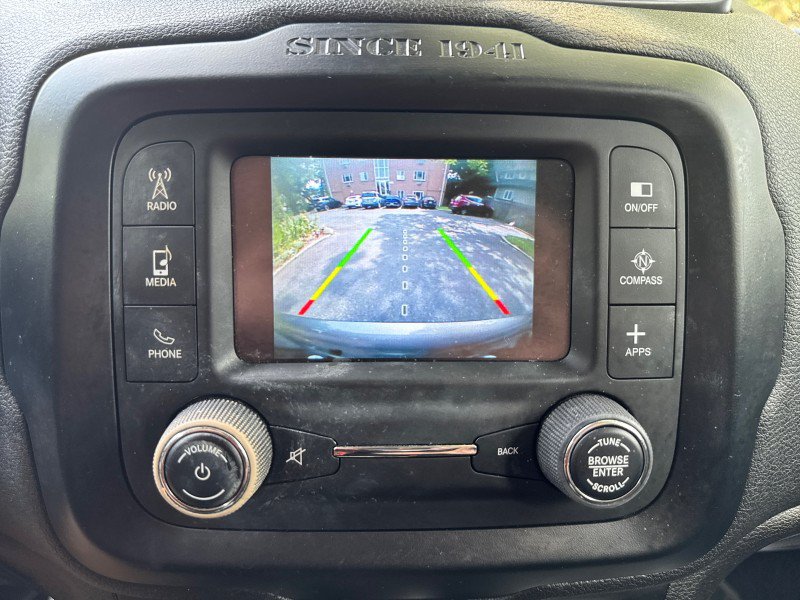 Used 2017 Jeep Renegade Latitude AWD/4WD image 19