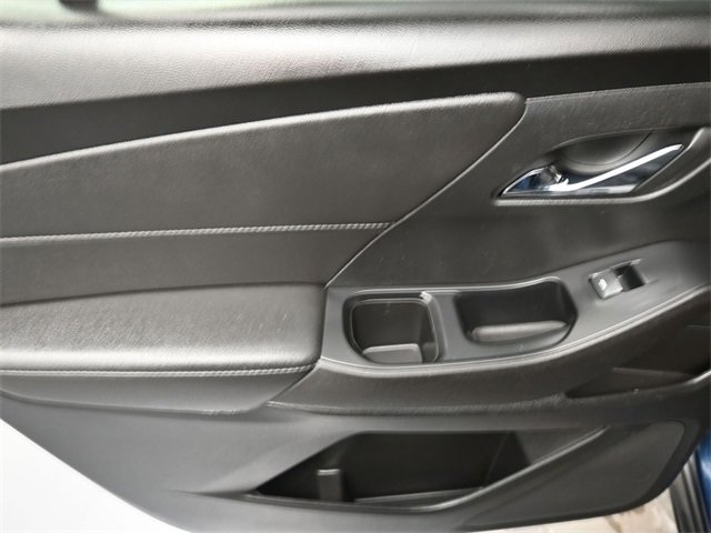 Used 2023 Chevrolet Traverse LT image 19