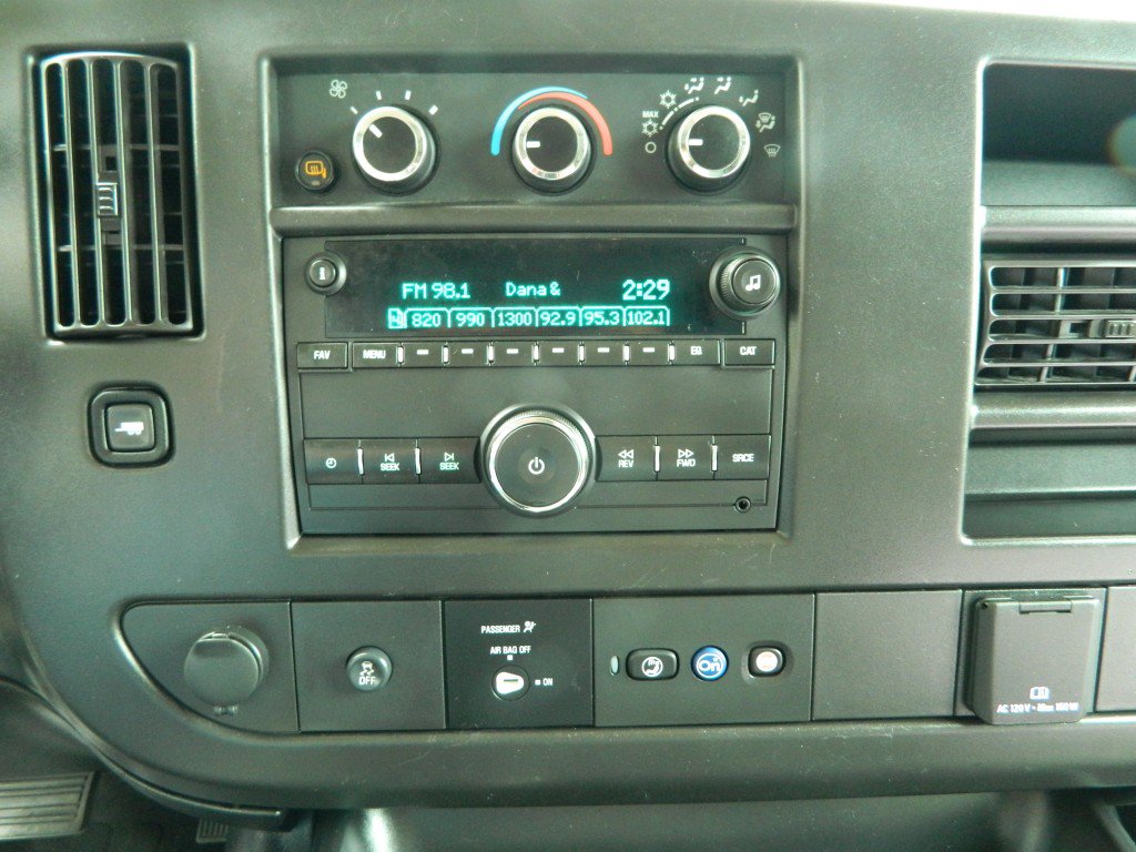 Used 2022 Chevrolet Express 2500 w/ Driver Convenience Package RWD image 18