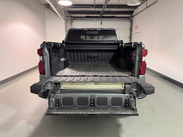 Used 2022 Chevrolet Silverado 1500 LTZ w/ LTZ Premium Package AWD/4WD image 8