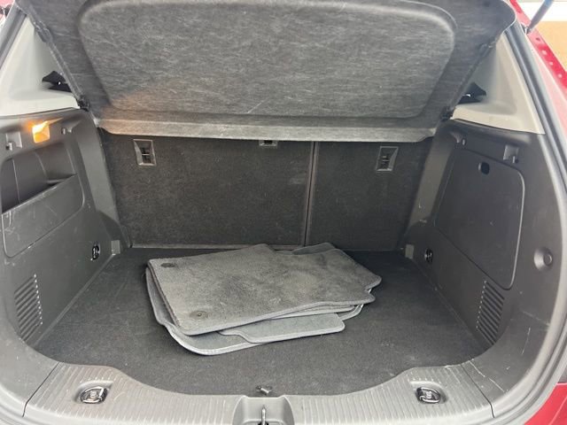 Used 2022 Chevrolet Trax LT w/ LT Convenience Package image 13