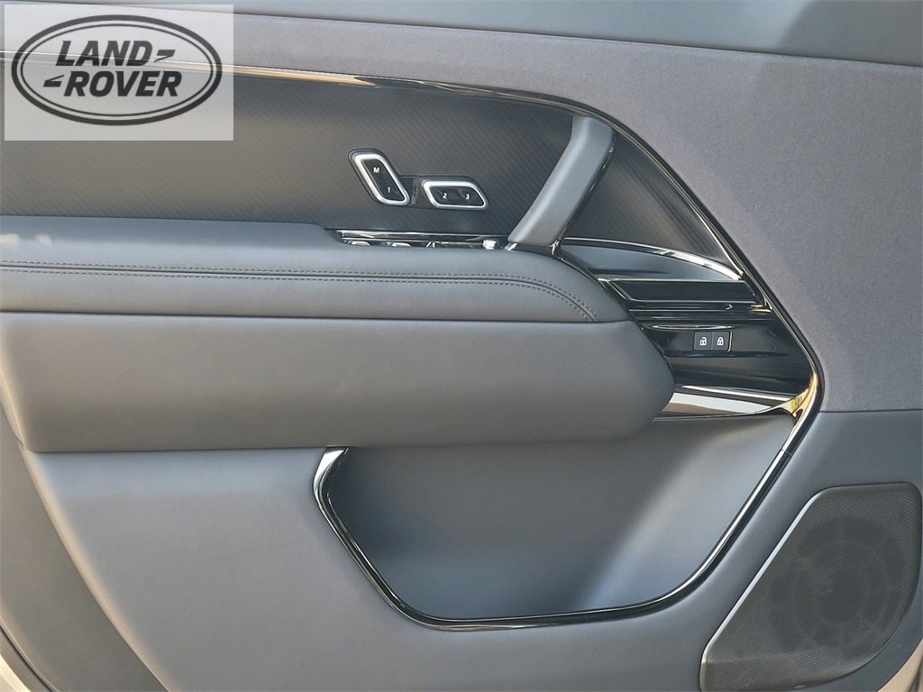 Used 2024 Land Rover Range Rover Sport image 17