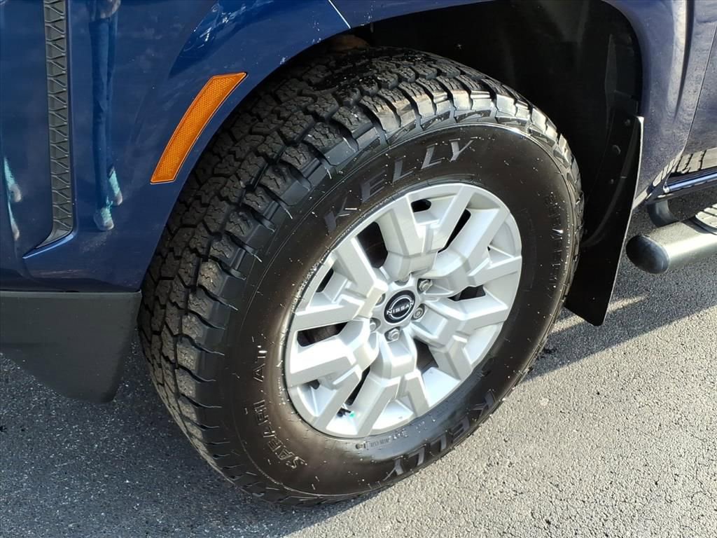Used 2023 Nissan Frontier SV w/ Tow Package AWD/4WD image 9