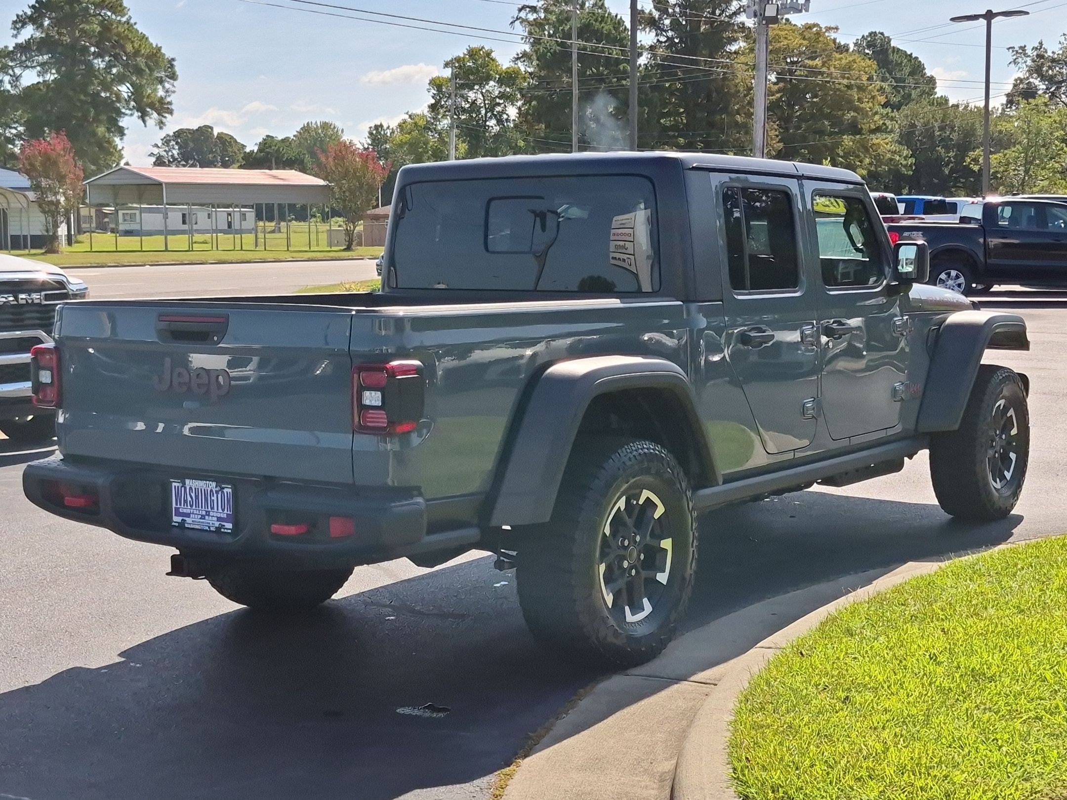 Used 2026 Jeep Gladiator Rubicon AWD/4WD image 5