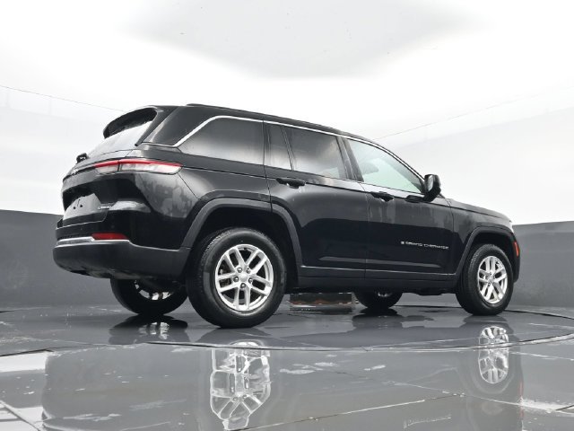 Used 2023 Jeep Grand Cherokee Laredo w/ Luxury Tech Group I AWD/4WD image 25