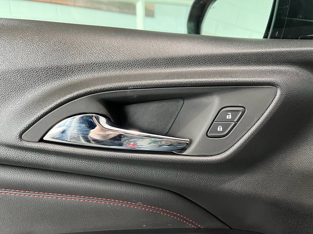 New 2026 Chevrolet Trax RS w/ Sunroof Package FWD image 28