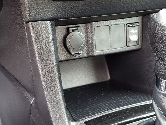 Used 2015 Toyota Corolla LE image 30