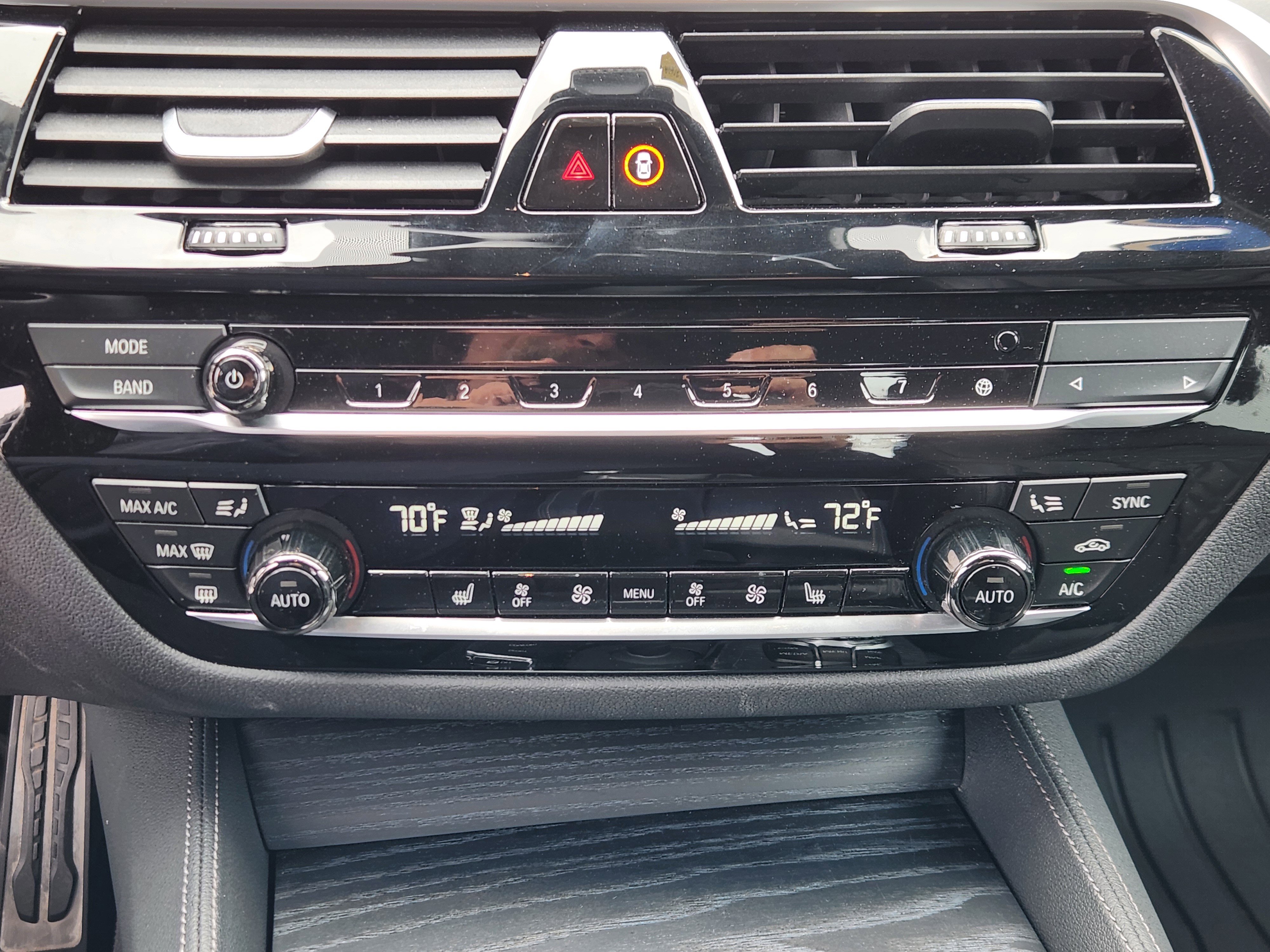 Used 2023 BMW 540i xDrive w/ Executive Package image 23