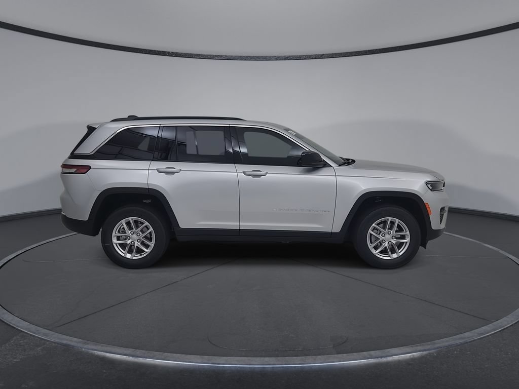 New 2026 Jeep Grand Cherokee Laredo X AWD/4WD image 17