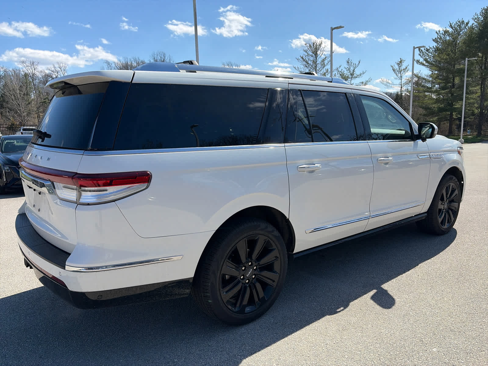 Used 2024 Lincoln Navigator L Reserve image 4