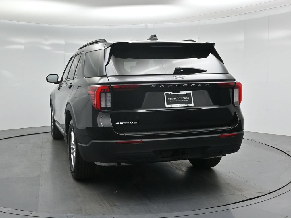 New 2026 Ford Explorer Active RWD image 28